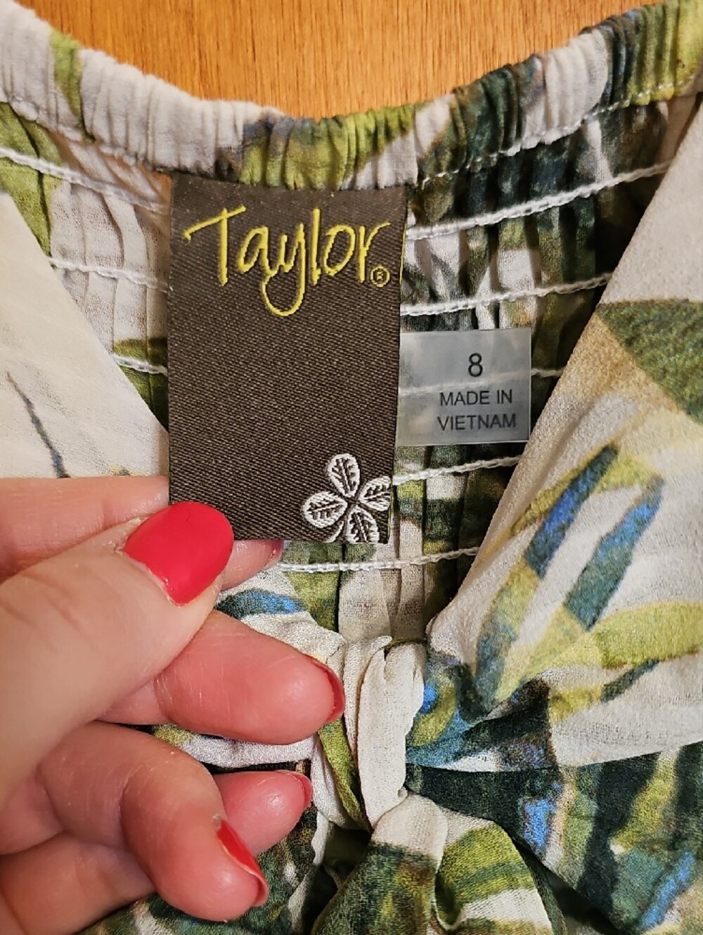 Taylor | Size 8 | Green Tropical Leaf Maxi Dress - Picture 5 of 7